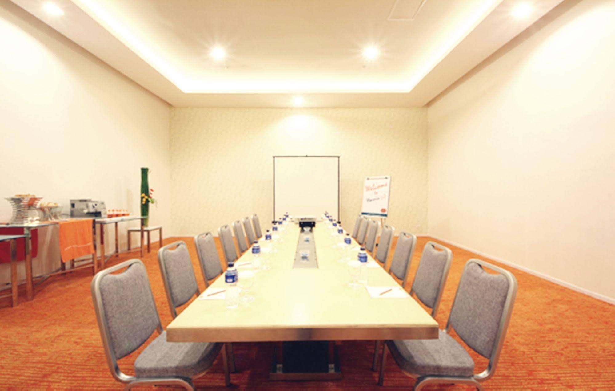 ป็อป! โฮเต็ล เฟสติวัล ซิตี้ลิงค์ - บันดุง Hotel ภายนอก รูปภาพ