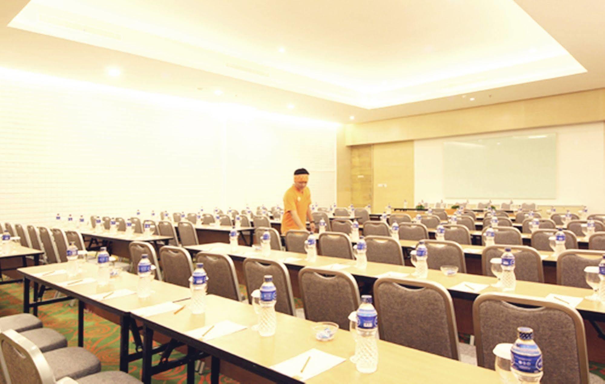 ป็อป! โฮเต็ล เฟสติวัล ซิตี้ลิงค์ - บันดุง Hotel ภายนอก รูปภาพ
